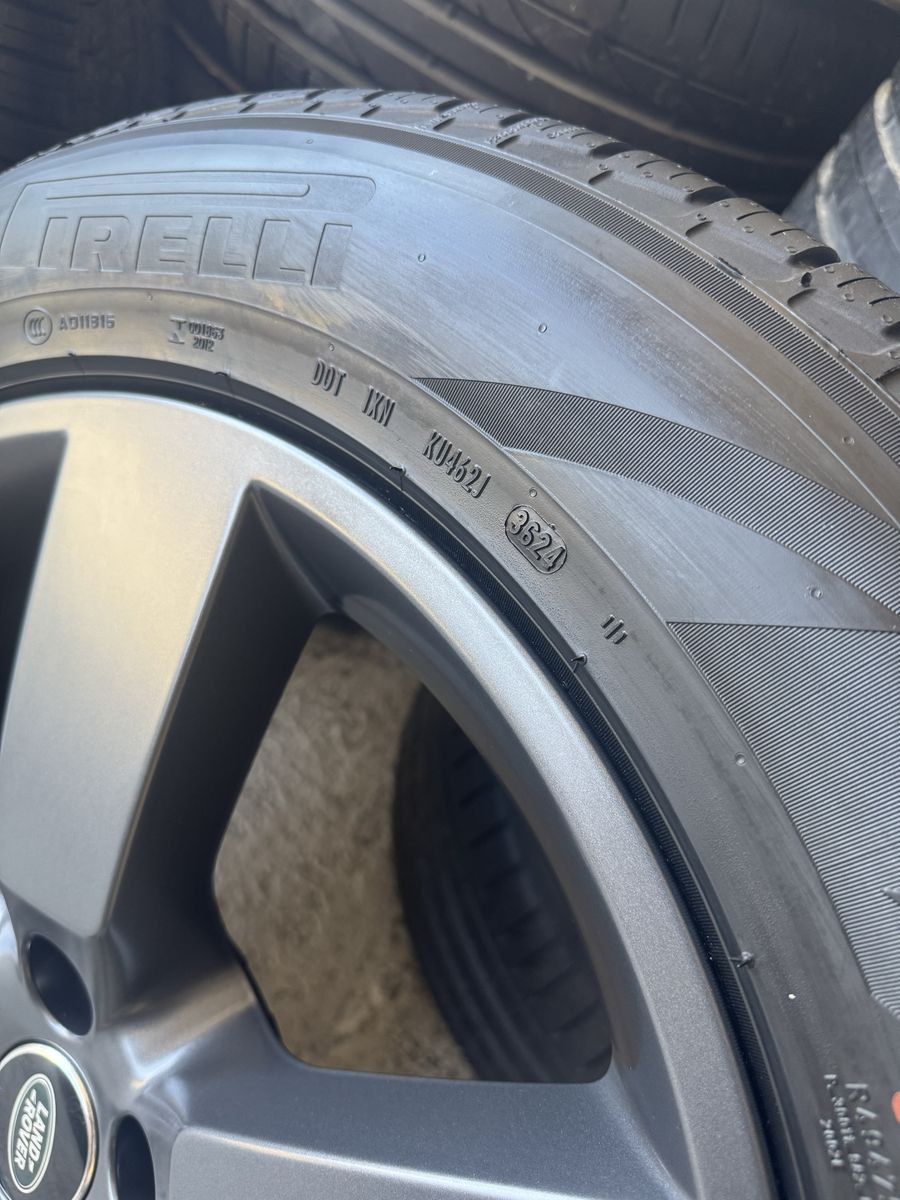 Range Rover Land Rover Defender R20 Originale  Pirelli Dot 2024 3