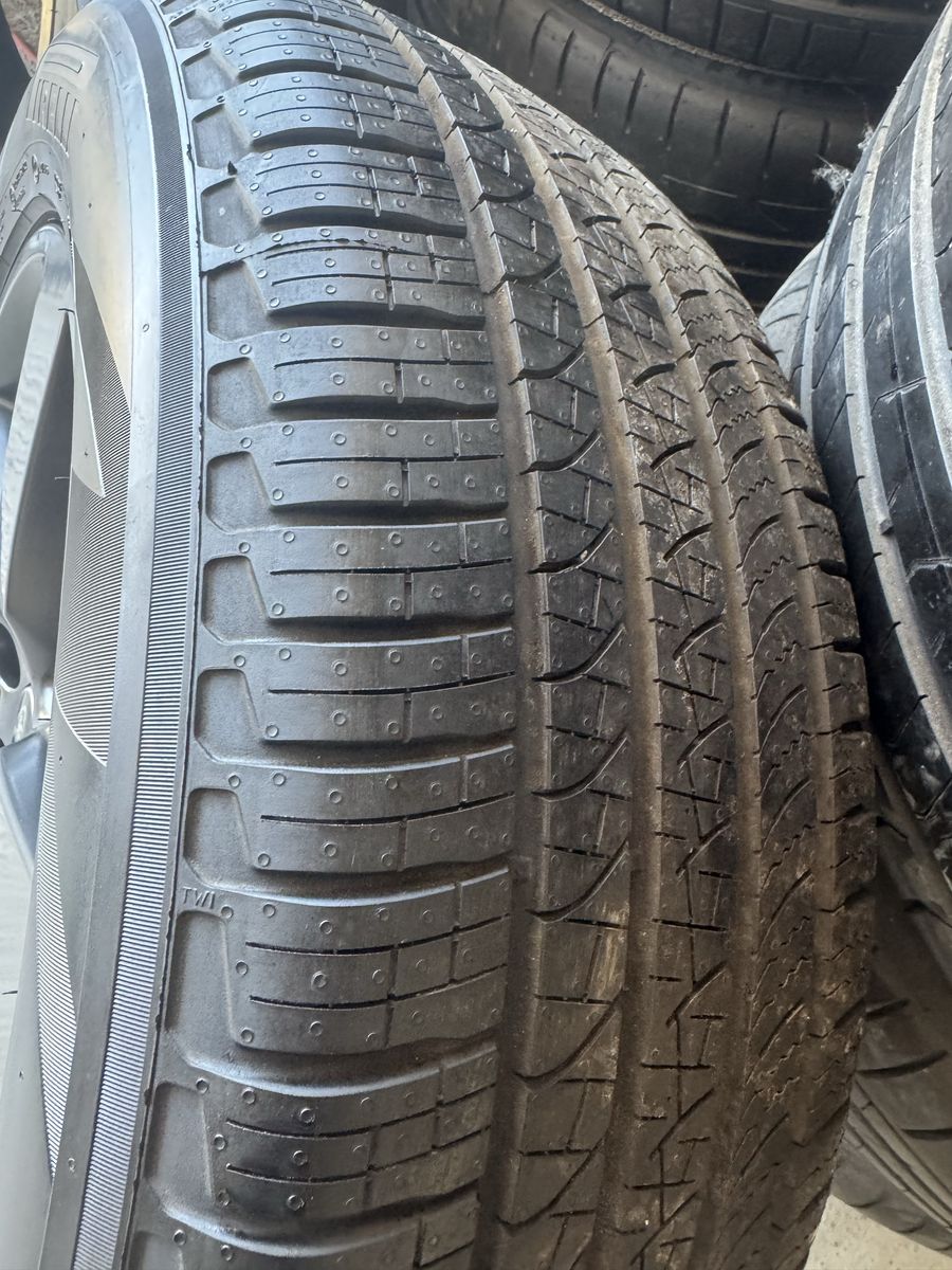 Range Rover Land Rover Defender R20 Originale  Pirelli Dot 2024 5