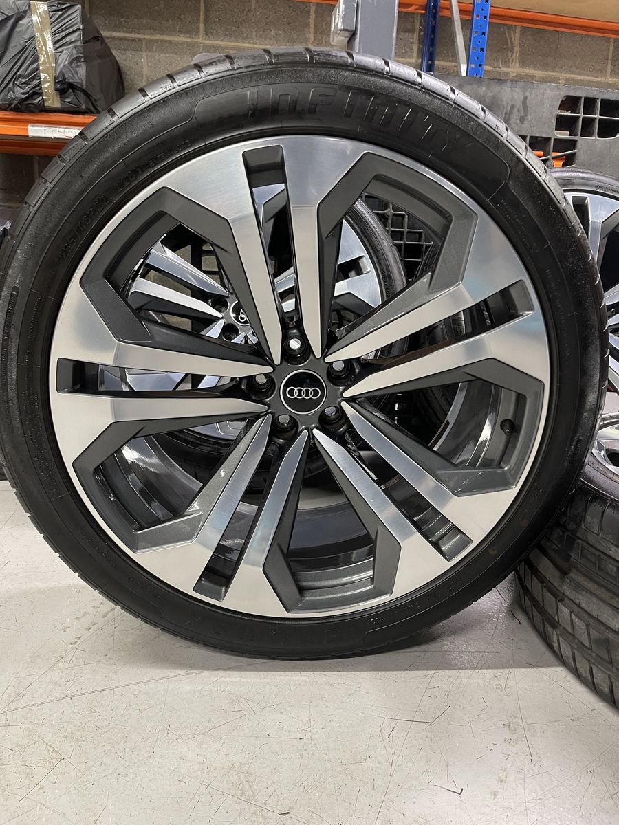 Audi Q8 SQ8 RSQ8 RS R22 Originale Infinity dot2023