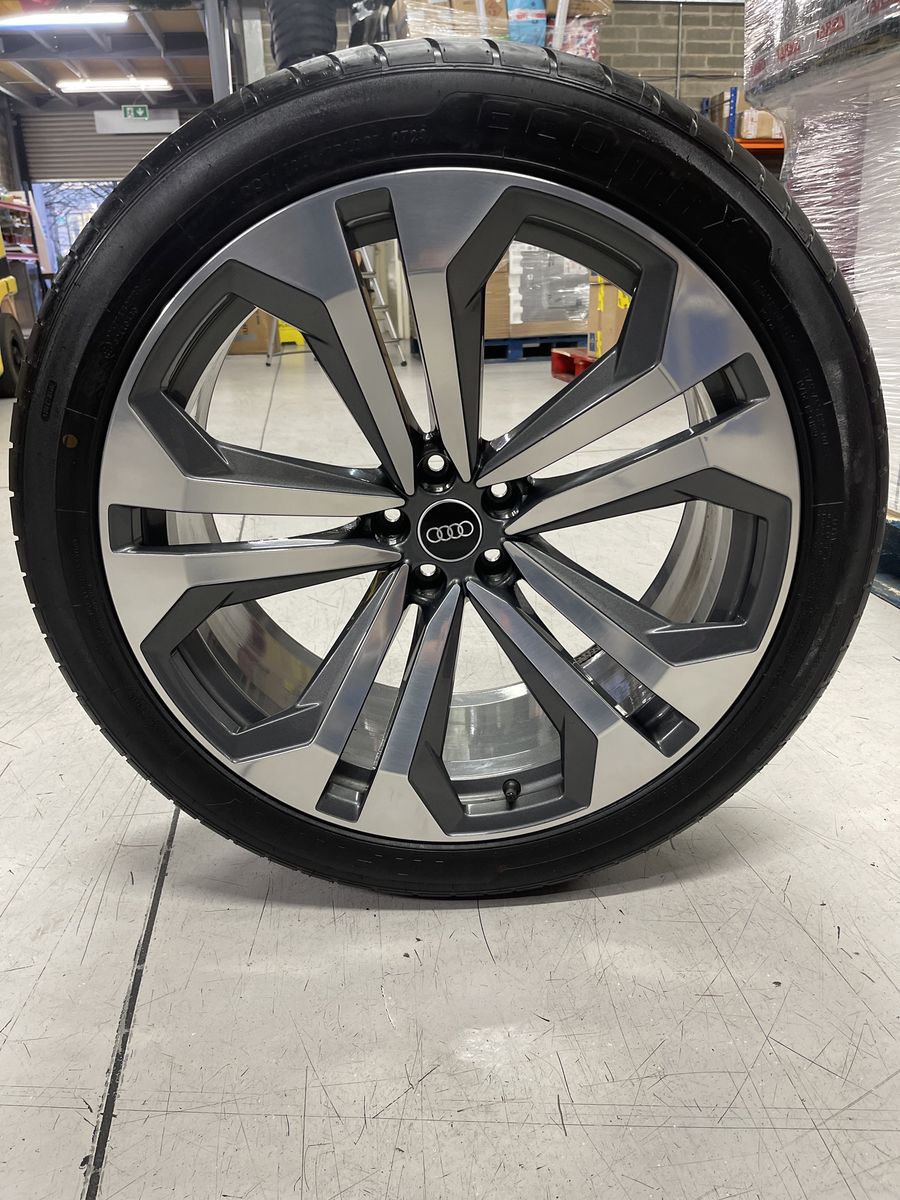 Audi Q8 SQ8 RSQ8 RS R22 Originale Infinity dot2023 3