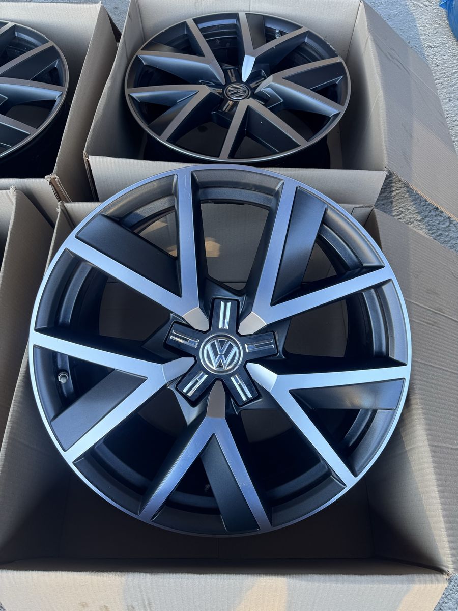 VW Touareg R20Braga III CR7 Originale Fara Anvelope 5
