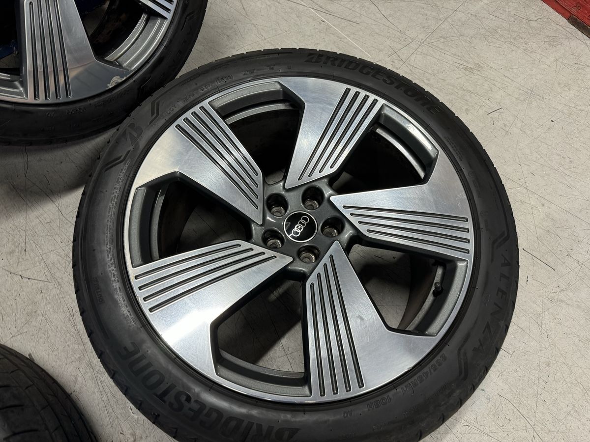 Audi Etron Q8 R21 Originale Brigestone de vara 60% 4