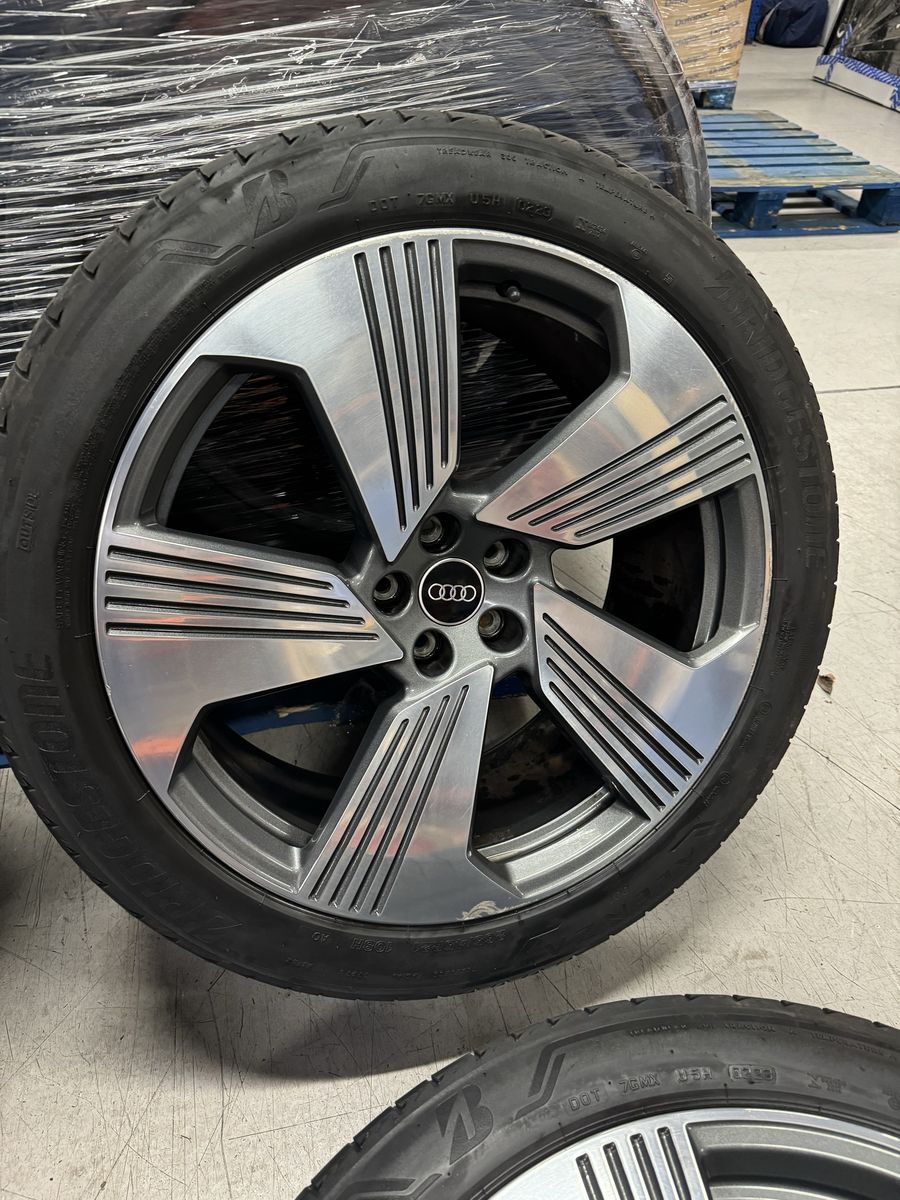 Audi Etron Q8 R21 Originale Brigestone de vara 60% 5