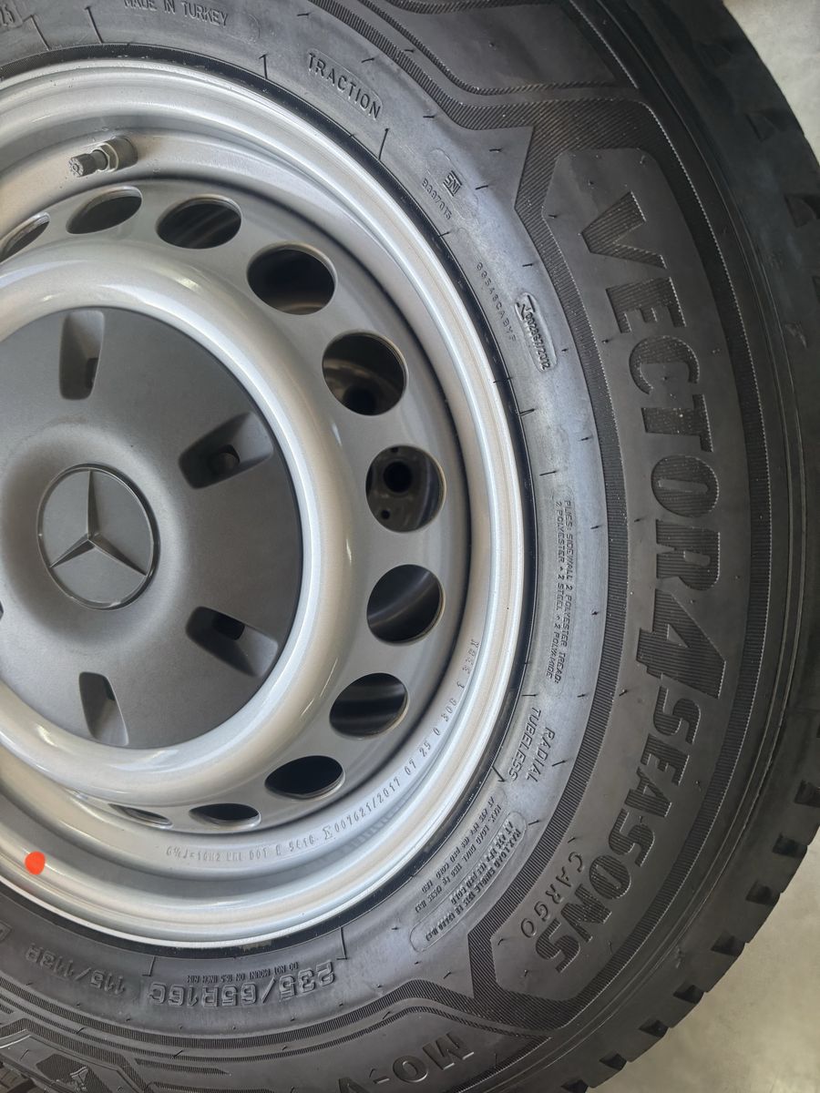 Mercedes Sprinter R16 W907/910 Goodyear Vara/Iarna 2025 Noi 4