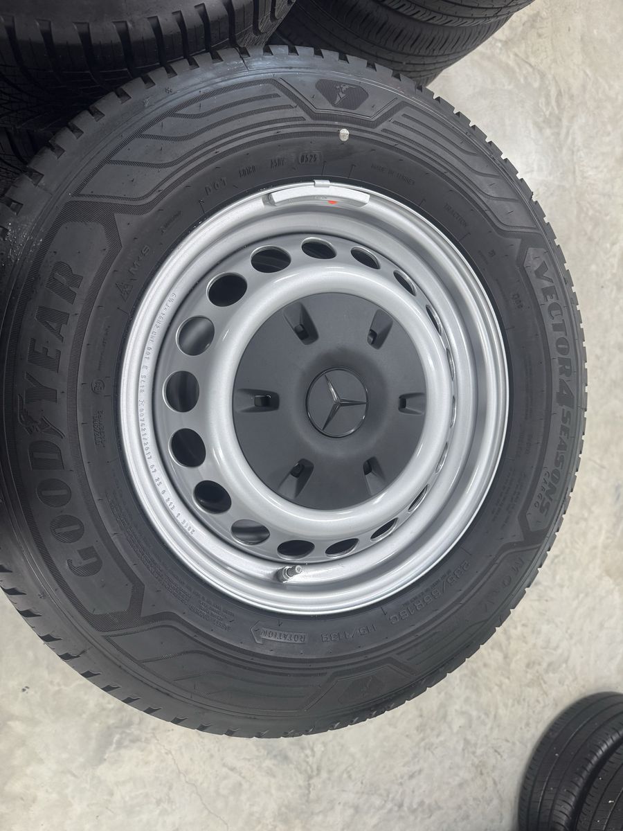 Mercedes Sprinter R16 W907/910 Goodyear Vara/Iarna 2025 Noi 5