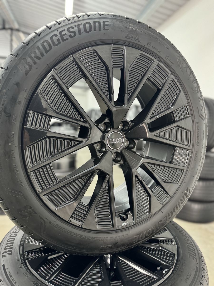 Audi Q8 Etron R21 Originale RS Negru Lucios Bridgestone de vara 4