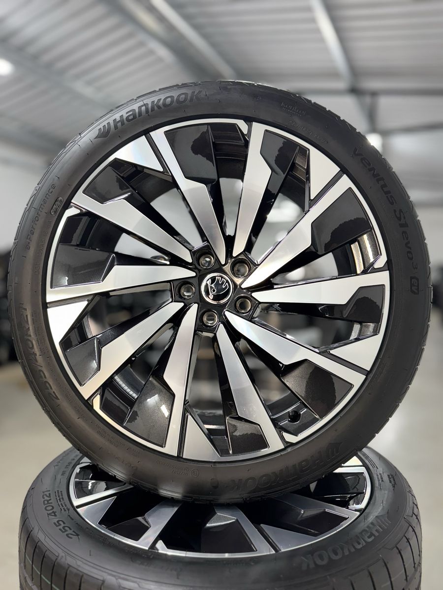Skoda ENYAQ i4 R21 Elroq Supernova Originale Noi HankookVara2025 2
