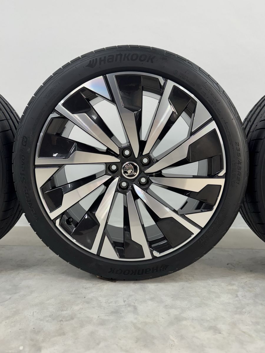 Skoda ENYAQ i4 R21 Elroq Supernova Originale Noi HankookVara2025 5