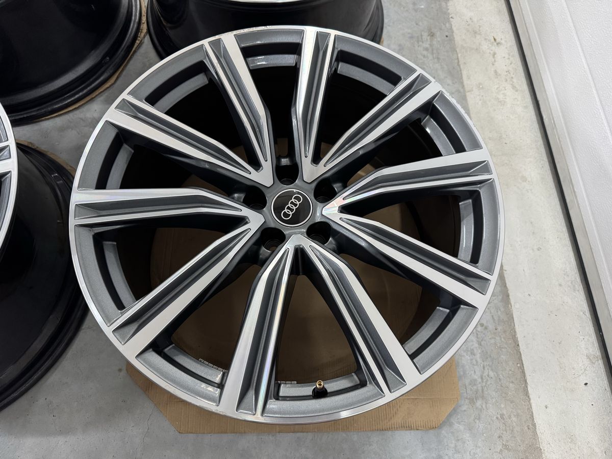 Audi Q8 SQ8 R21 Originale Bicolor 5
