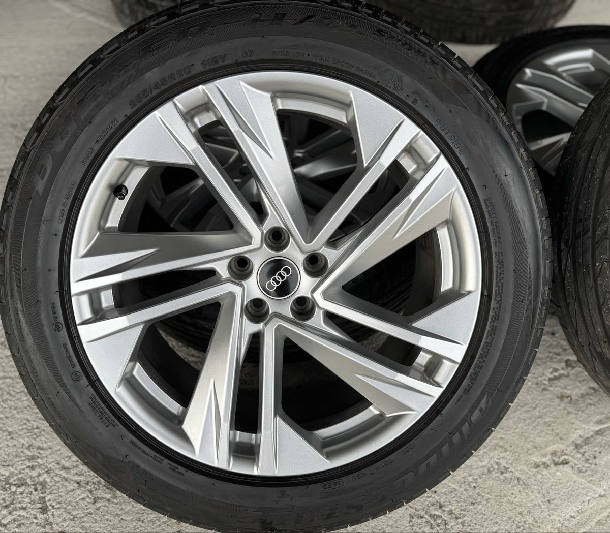 Audi Q7 R20 Originale Fara anvelope